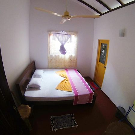 Dilan Guest Bed & Breakfast Mirissa Exterior photo