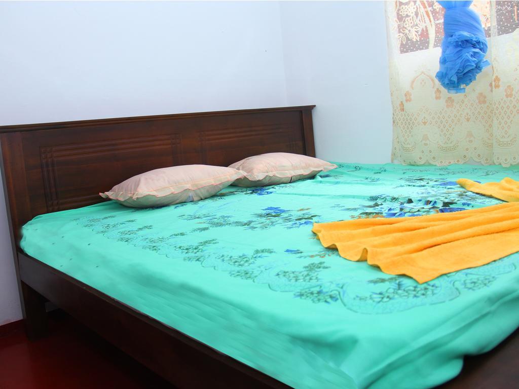 Dilan Guest Bed & Breakfast Mirissa Room photo